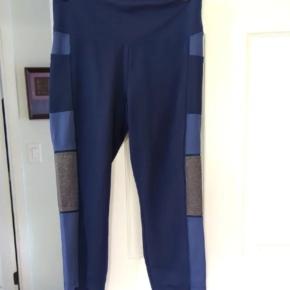 Avia Performance Navy Blue Gray Flex Tech Large Capri Leggings W Side Pockets - Picture 1 of 7